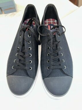 Ben Sherman Hadley LO Black Canvas Lace-Up Sneakers size 11 NWOT